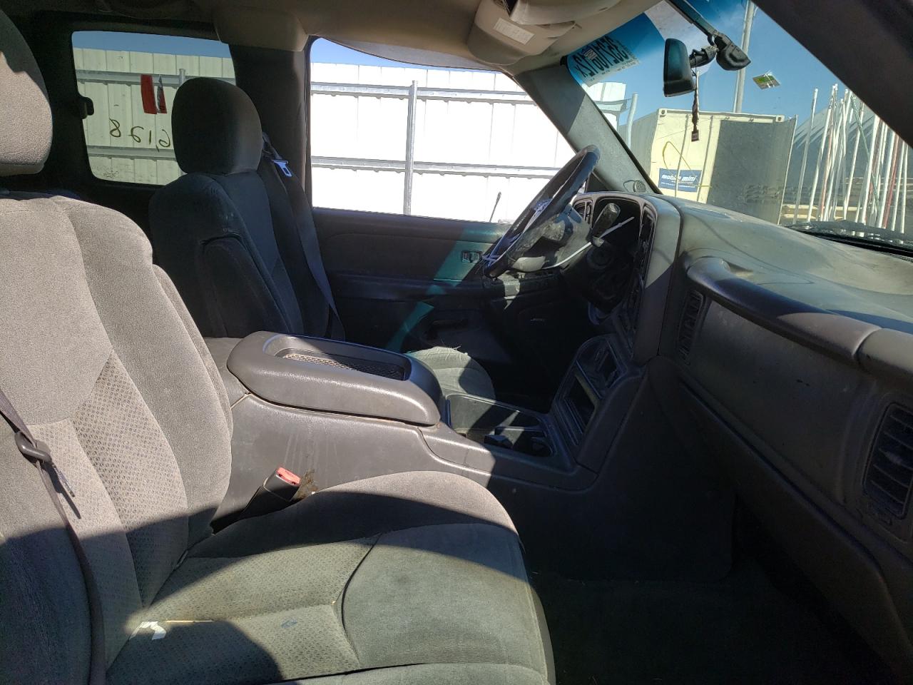 Photo 5 from auction – 2003 CHEVROLET SILVERADO with VIN 2GCEK19T231215777