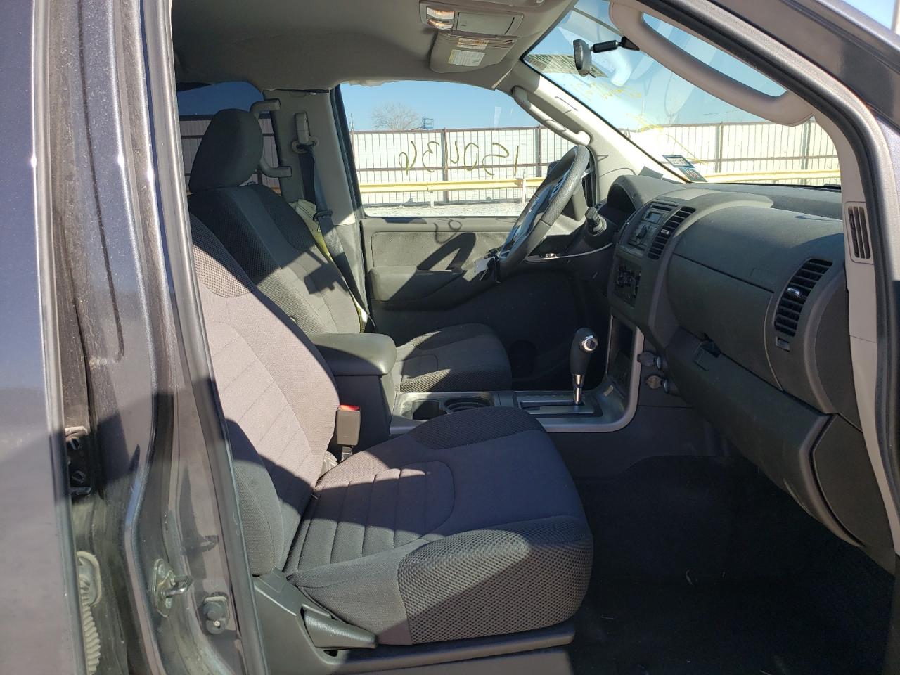 Photo 5 from auction – 2012 NISSAN PATHFINDER with VIN 5N1AR1NN2CC640021