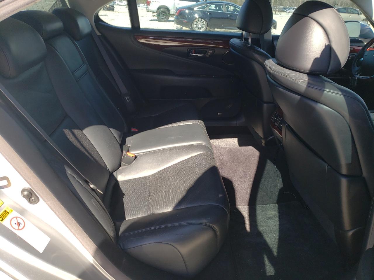 Photo 6 from auction – 2007 LEXUS LS 460L with VIN JTHGL46F575013671