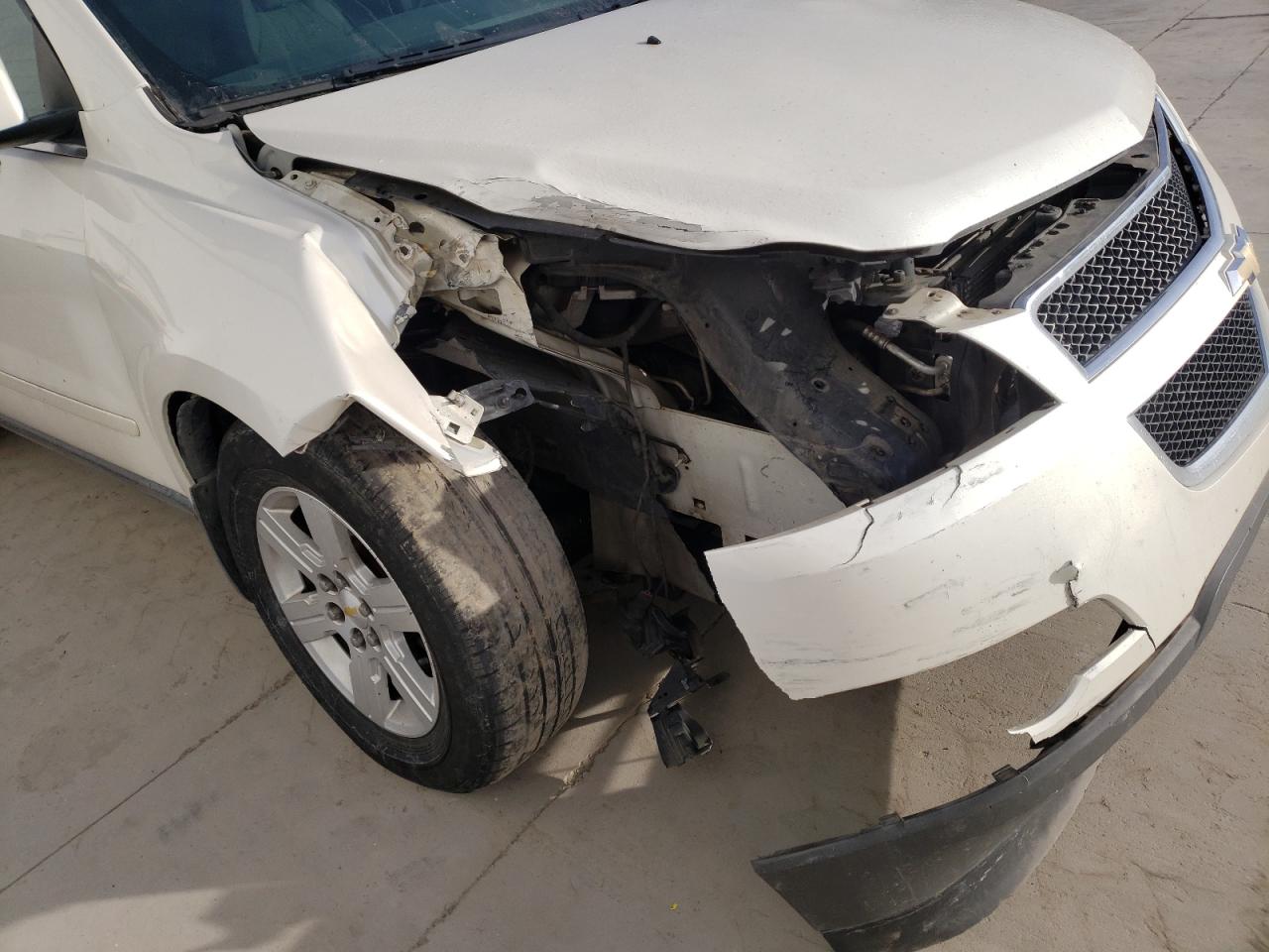 Photo 9 from auction – 2011 CHEVROLET TRAVERSE L with VIN 1GNKVGED0BJ399737
