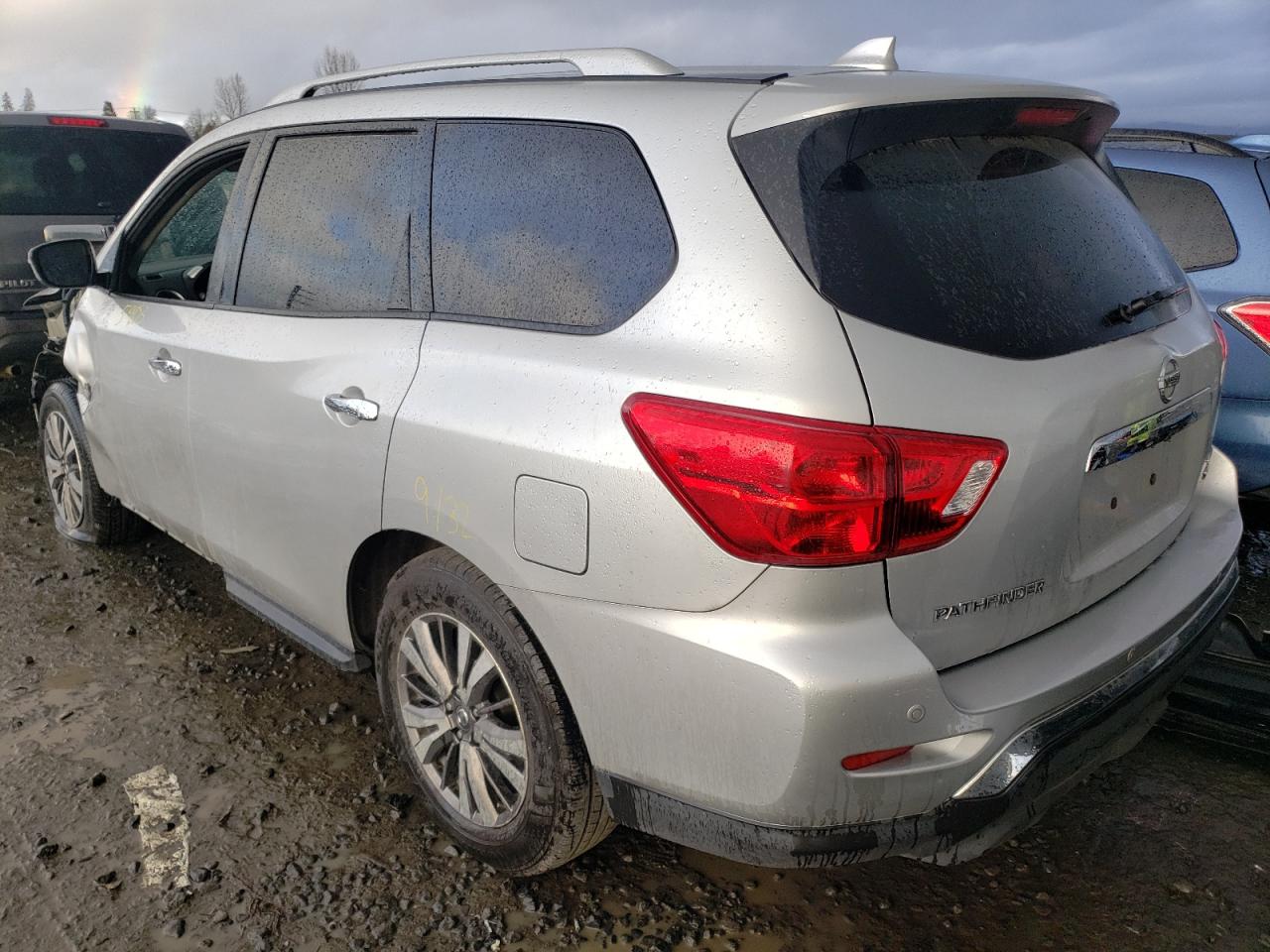 Photo 3 from auction – 2019 NISSAN PATHFINDER with VIN 5N1DR2MM1KC596880