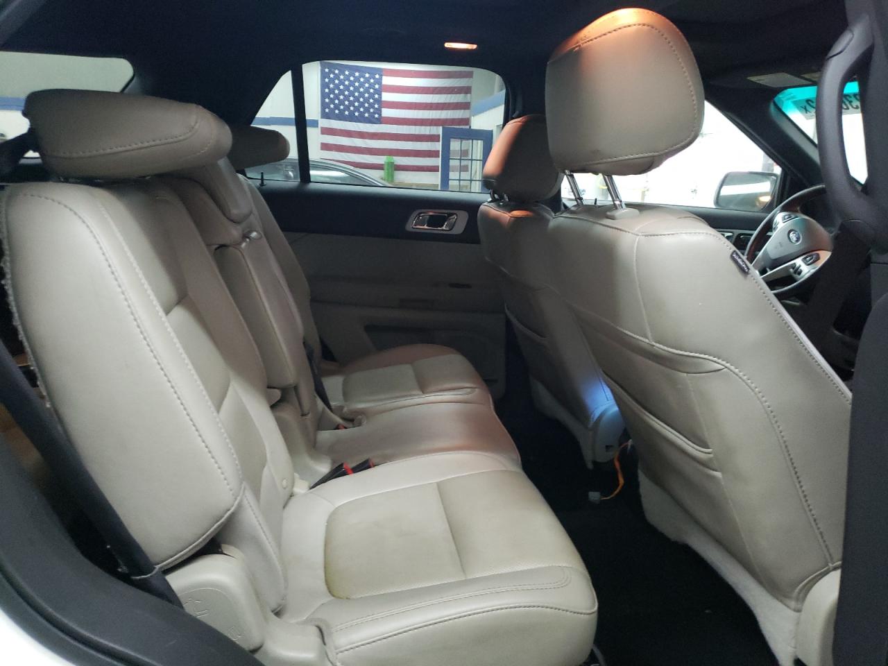 Photo 6 from auction – 2014 FORD EXPLORER L with VIN 1FM5K8F81EGB68560