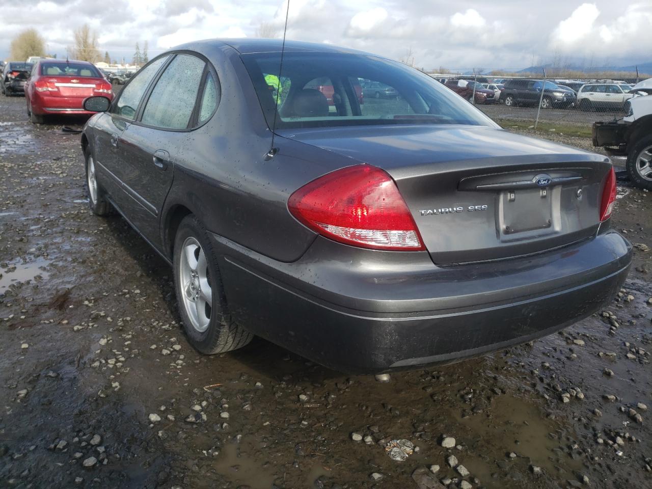 Photo 3 from auction – 2004 FORD TAURUS SES with VIN 1FAFP55S54G112227