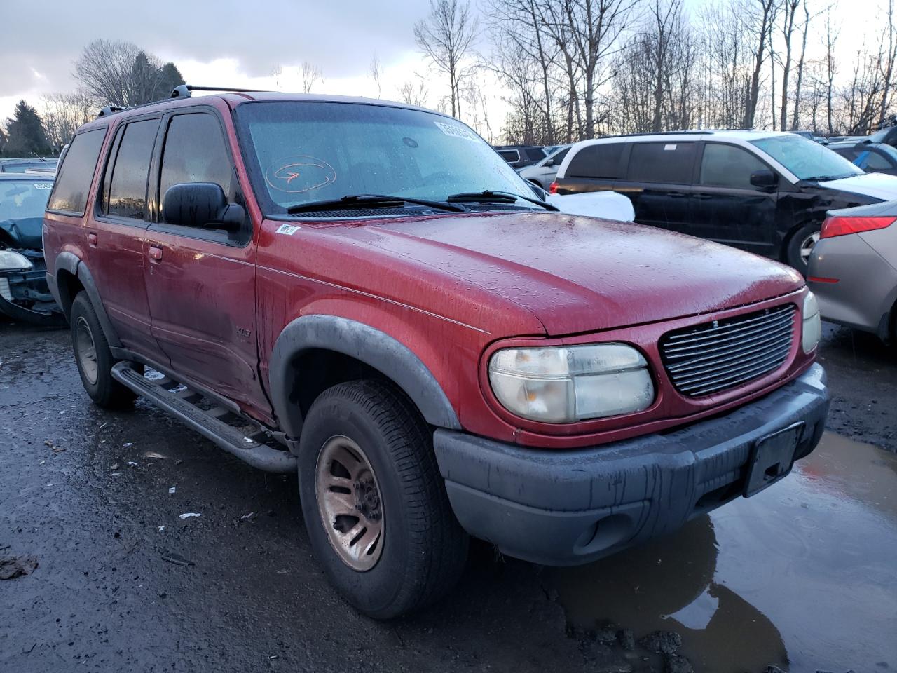 FORD EXPLORER X 2000 with VIN 1FMZU72E4YZA75588 - Photo from auction