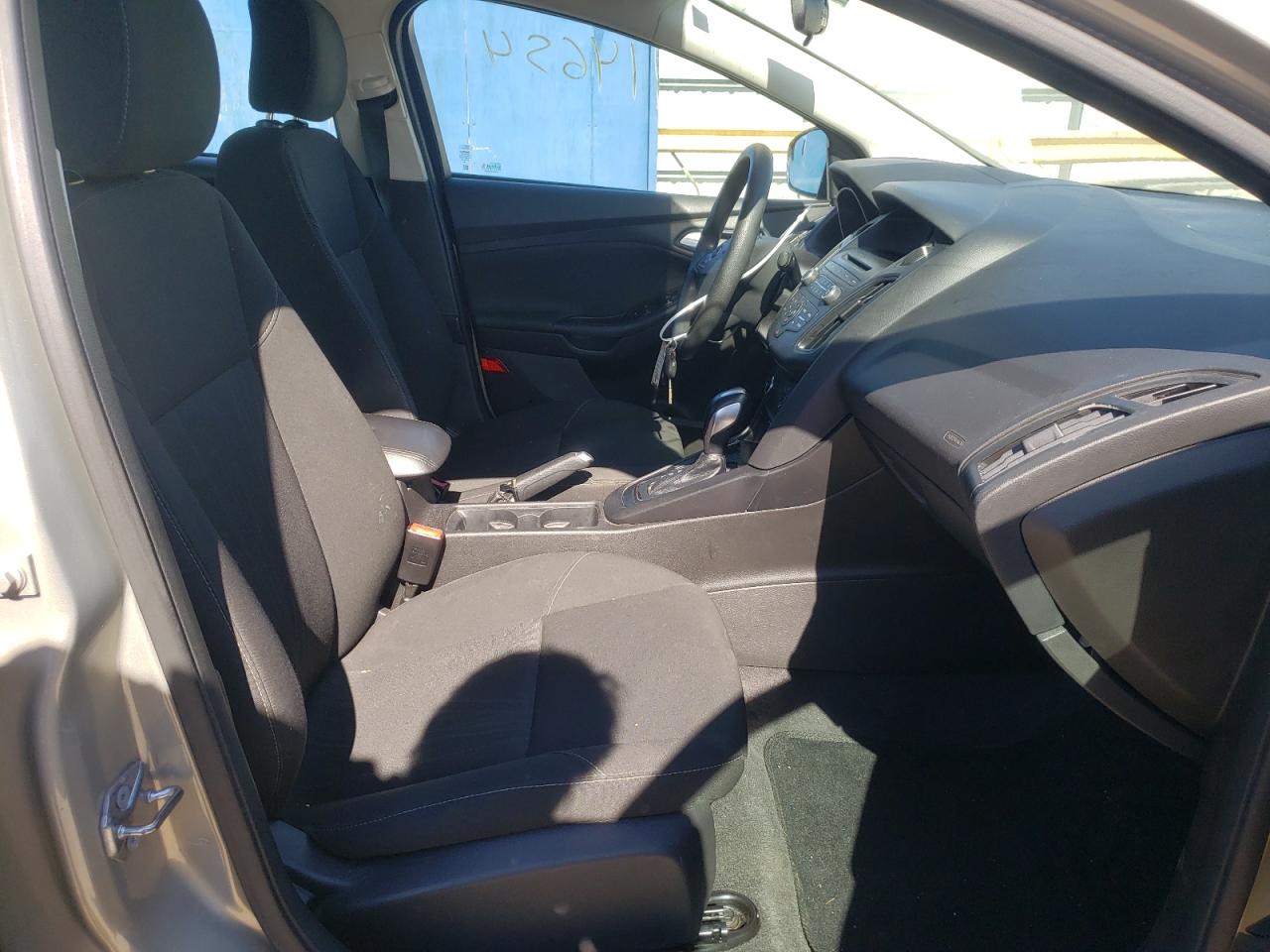 Photo 5 from auction – 2016 FORD FOCUS SE with VIN 1FADP3F22GL325299