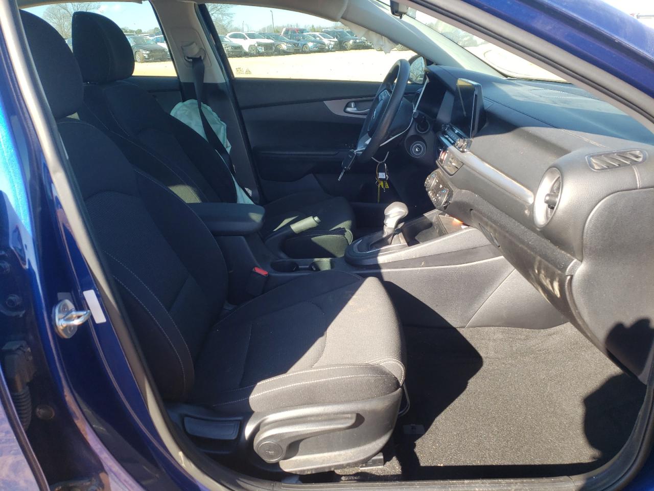 Photo 5 from auction – 2019 KIA FORTE FE with VIN 3KPF24AD4KE006410