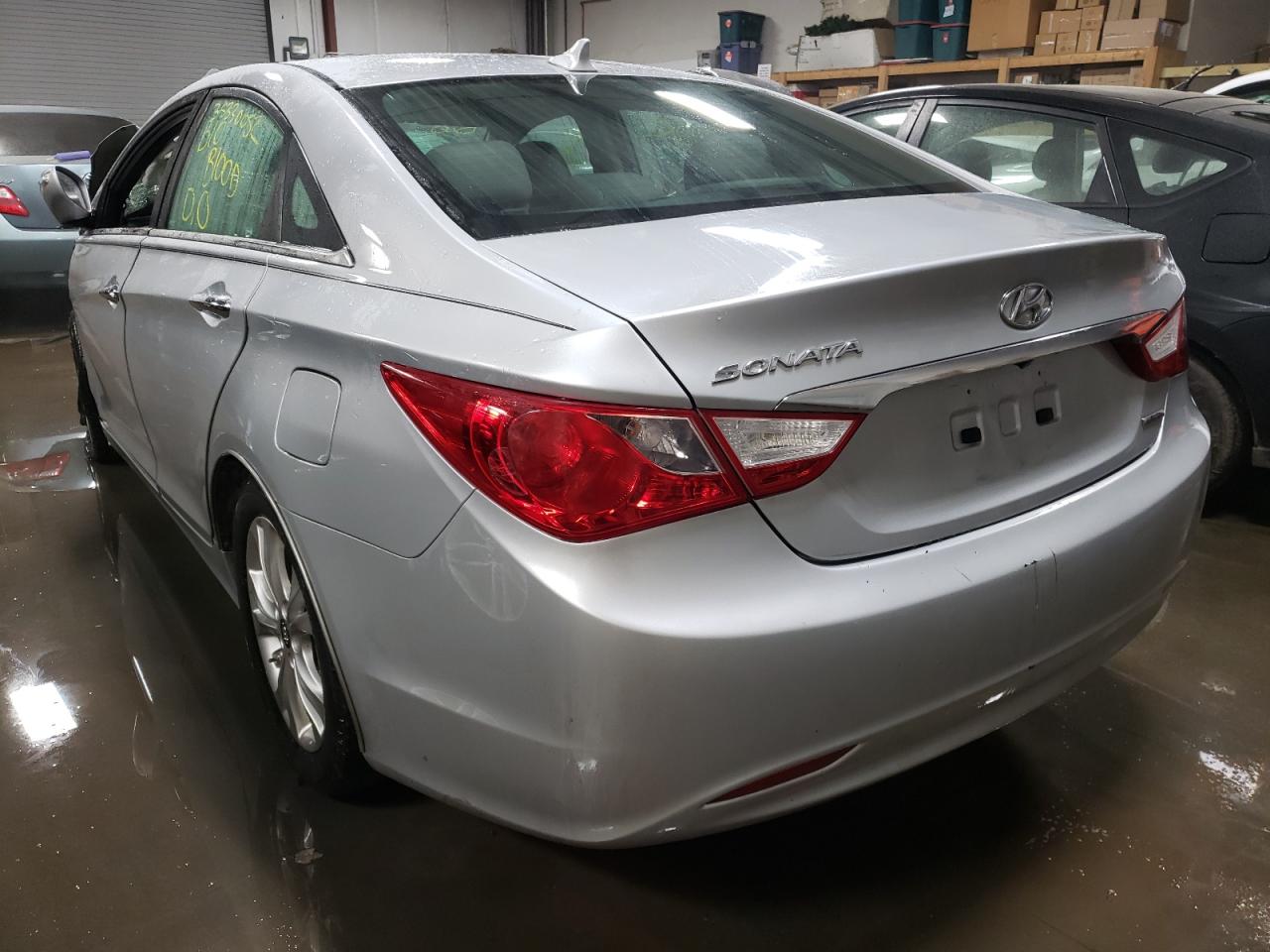 Photo 3 from auction – 2011 HYUNDAI SONATA SE with VIN 5NPEC4ACXBH232382