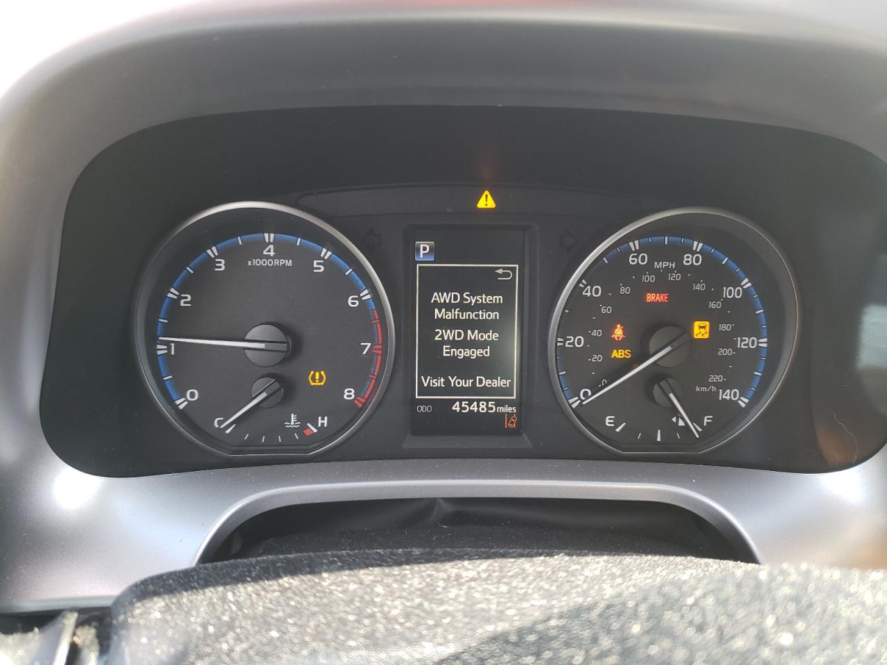 Photo 8 from auction – 2017 TOYOTA RAV4 LE with VIN JTMBFREV5HD205656