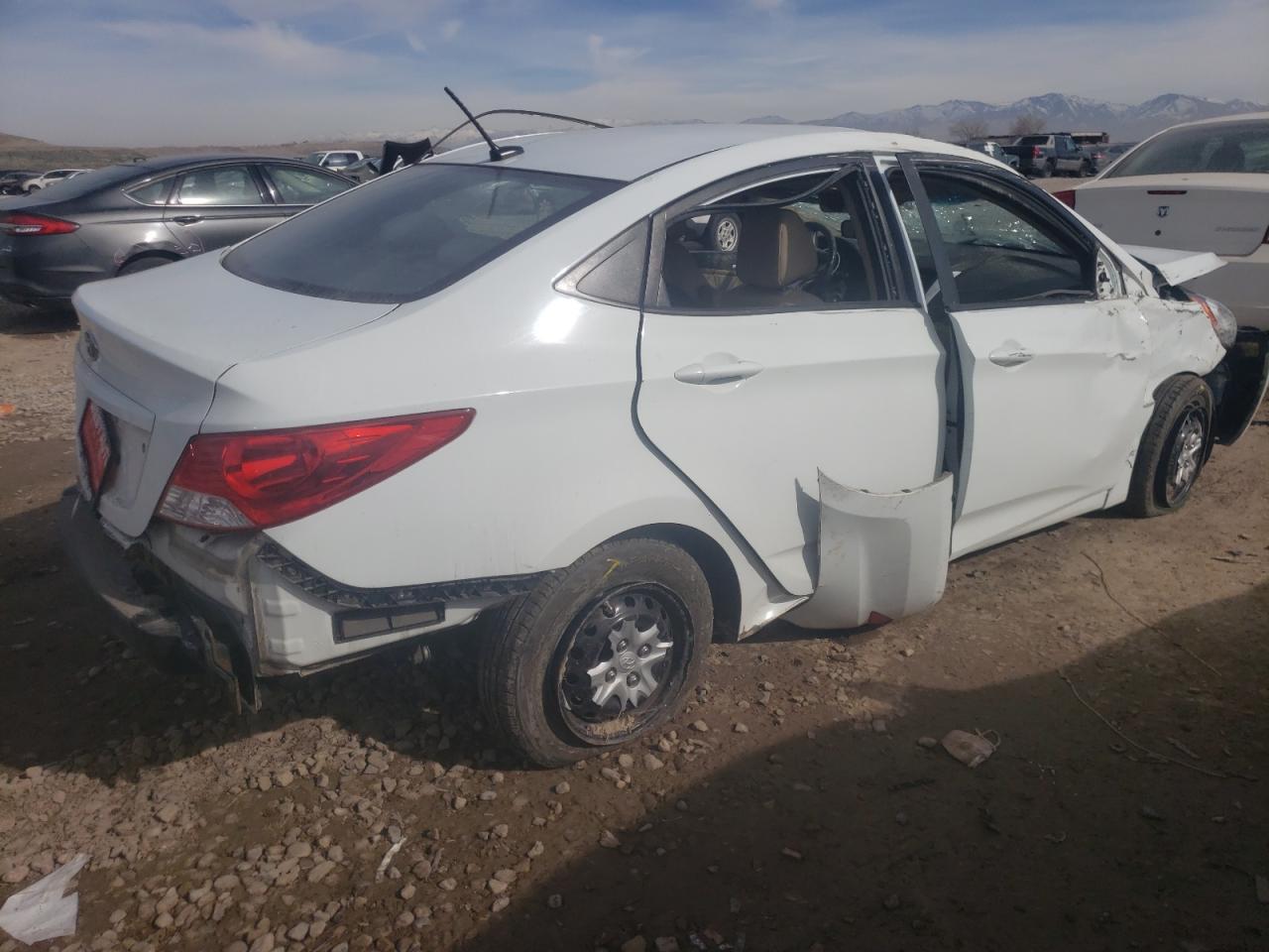 Photo 4 from auction – 2013 HYUNDAI ACCENT GLS with VIN KMHCT4AE8DU420623