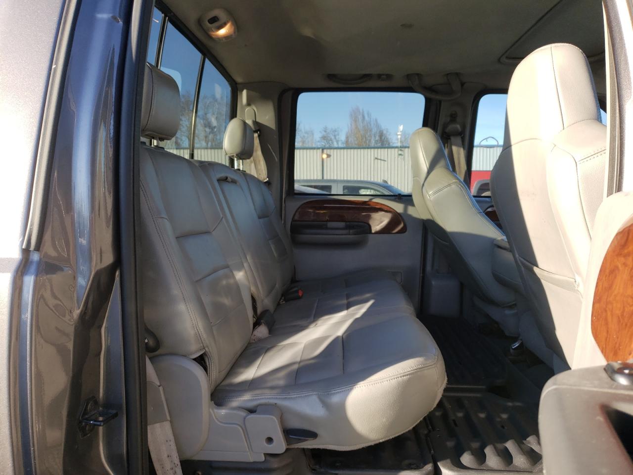 Photo 6 from auction – 2004 FORD F350 SRW S with VIN 1FTSW31P24EA09697