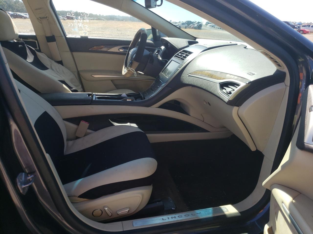 Photo 5 from auction – 2014 LINCOLN MKZ HYBRID with VIN 3LN6L2LU3ER806073