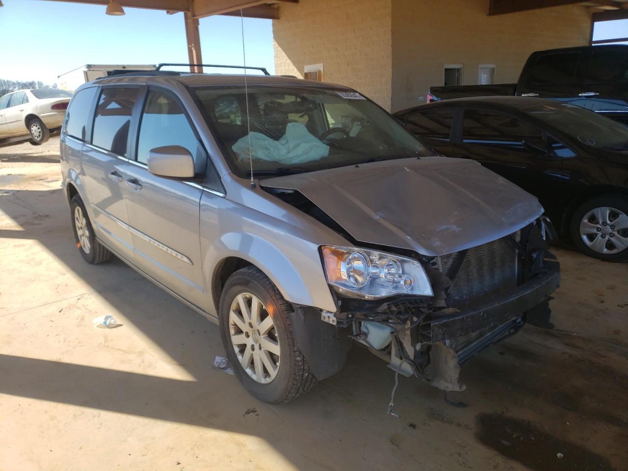 CHRYSLER TOWN & COU 2016 with VIN 2C4RC1BG0GR294644 - Photo from auction
