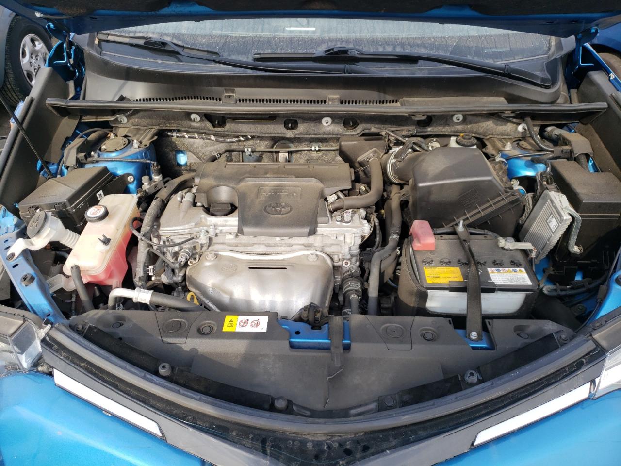 Photo 7 from auction – 2017 TOYOTA RAV4 LE with VIN JTMBFREV0HD205158