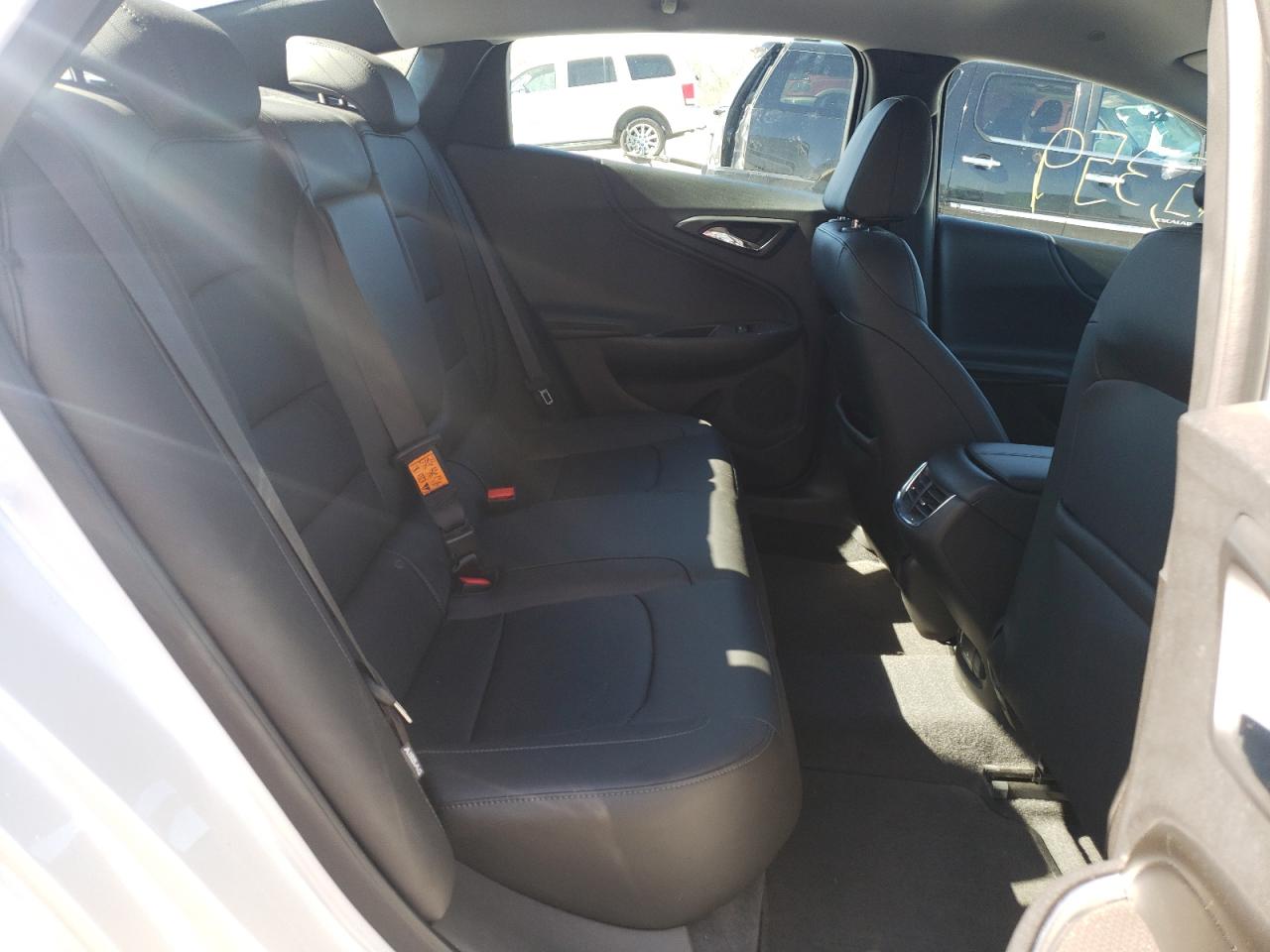 Photo 6 from auction – 2016 CHEVROLET MALIBU LT with VIN 1G1ZE5ST0GF333117