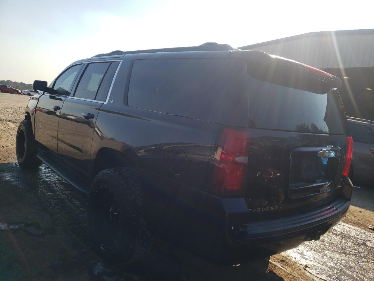Photo 3 from auction – 2015 CHEVROLET SUBURBAN C with VIN 1GNSCHKC1FR734714