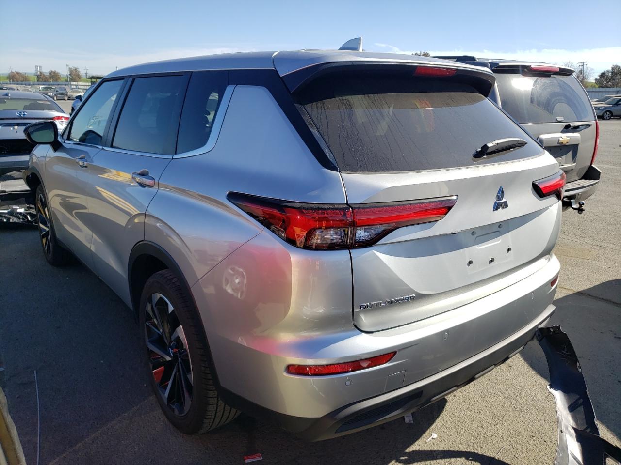 Photo 3 from auction – 2022 MITSUBISHI OUTLANDER with VIN JA4J3TA87NZ045063
