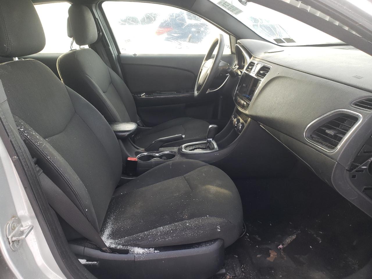 Photo 5 from auction – 2012 CHRYSLER 200 LX with VIN 1C3CCBAB2CN101181