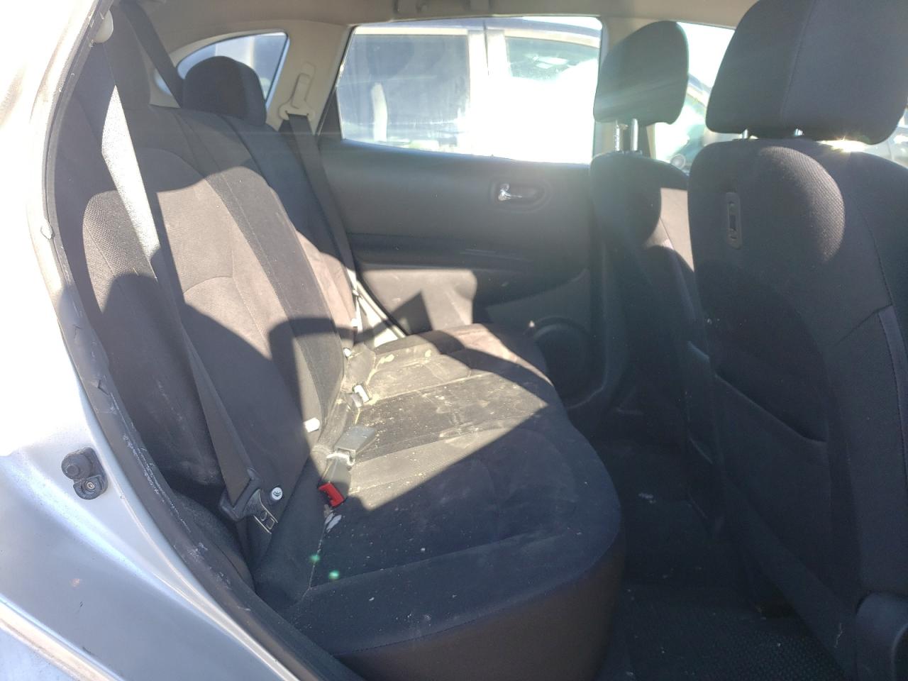 Photo 6 from auction – 2010 NISSAN ROGUE S with VIN JN8AS5MT7AW004582
