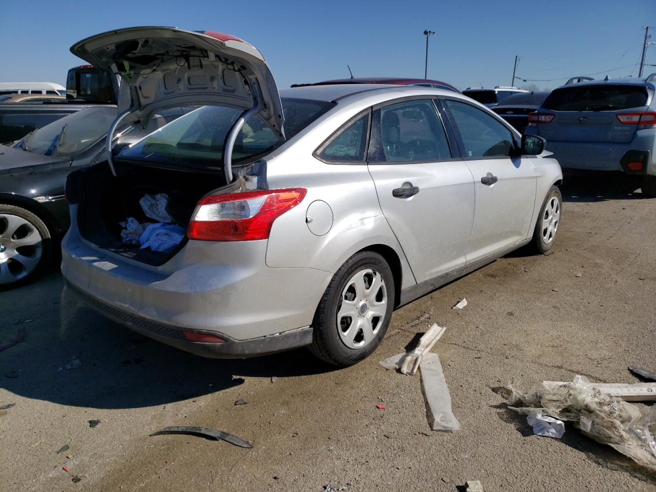 Photo 4 from auction – 2014 FORD FOCUS S with VIN 1FADP3E25EL397600