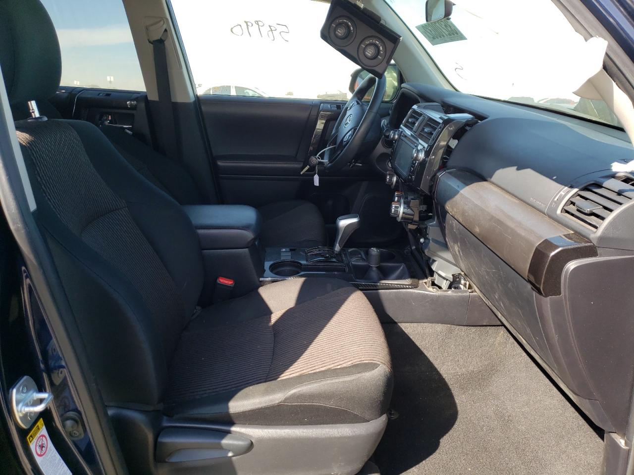 Photo 5 from auction – 2019 TOYOTA 4RUNNER SR with VIN JTEBU5JRXK5665058
