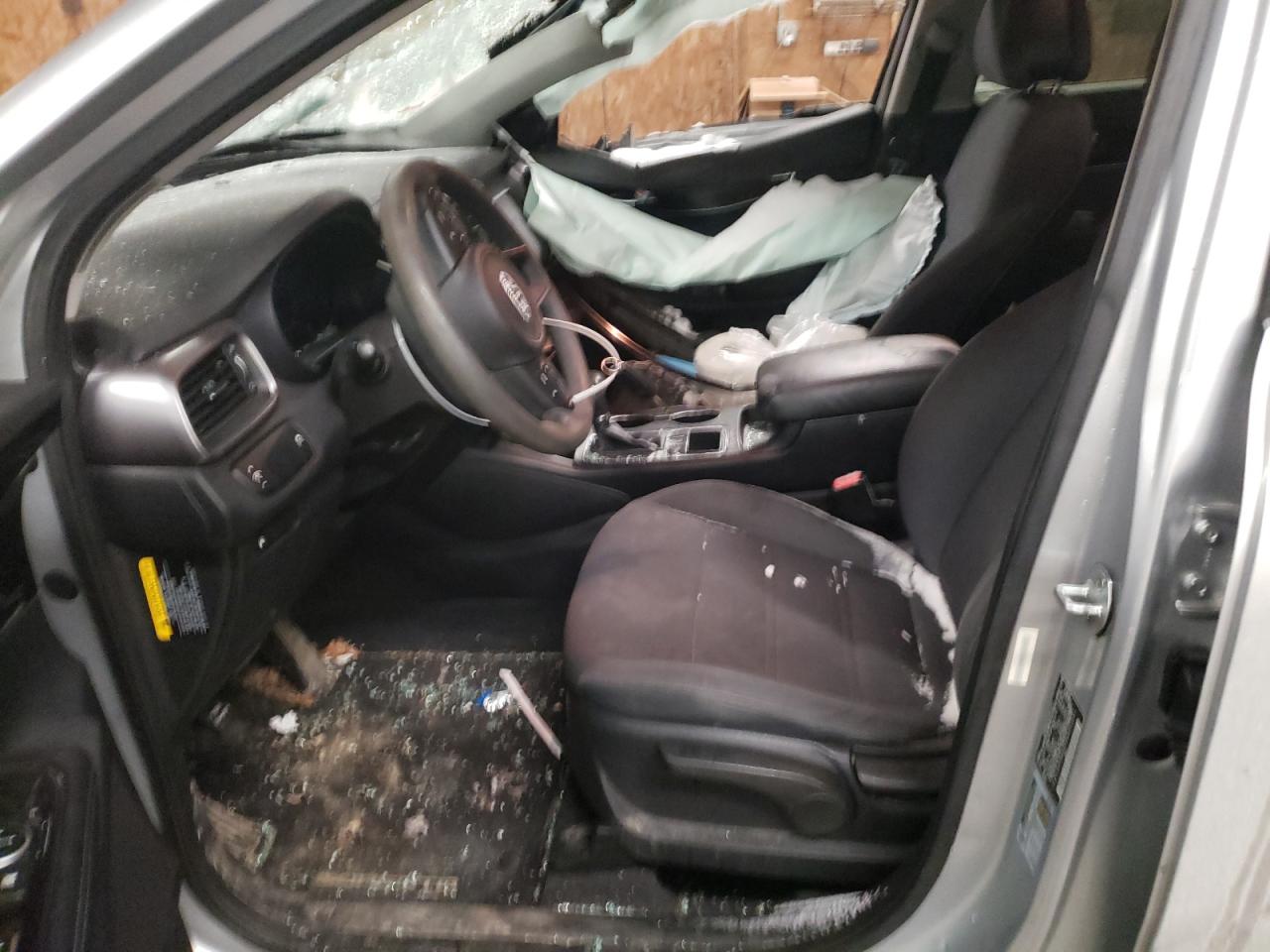 Photo 5 from auction – 2016 KIA SORENTO LX with VIN 5XYPGDA50GG001259