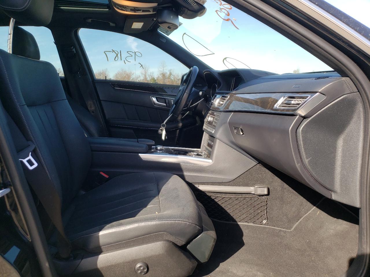 Photo 5 from auction – 2015 MERCEDES-BENZ E 400 with VIN WDDHF6FB6FB155832