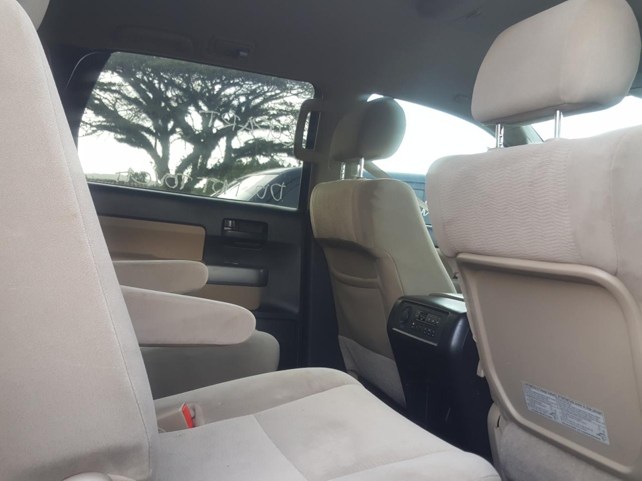 Photo 6 from auction – 2014 TOYOTA SEQUOIA SR with VIN 5TDBY5G18ES105418