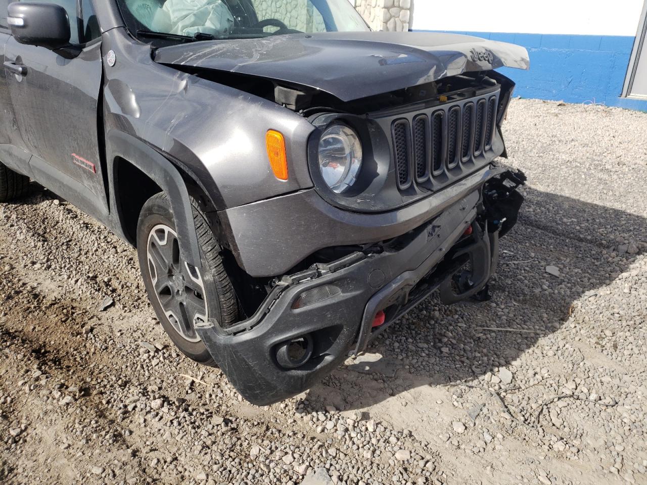 Photo 9 from auction – 2017 JEEP RENEGADE T with VIN ZACCJBCB4HPF25975