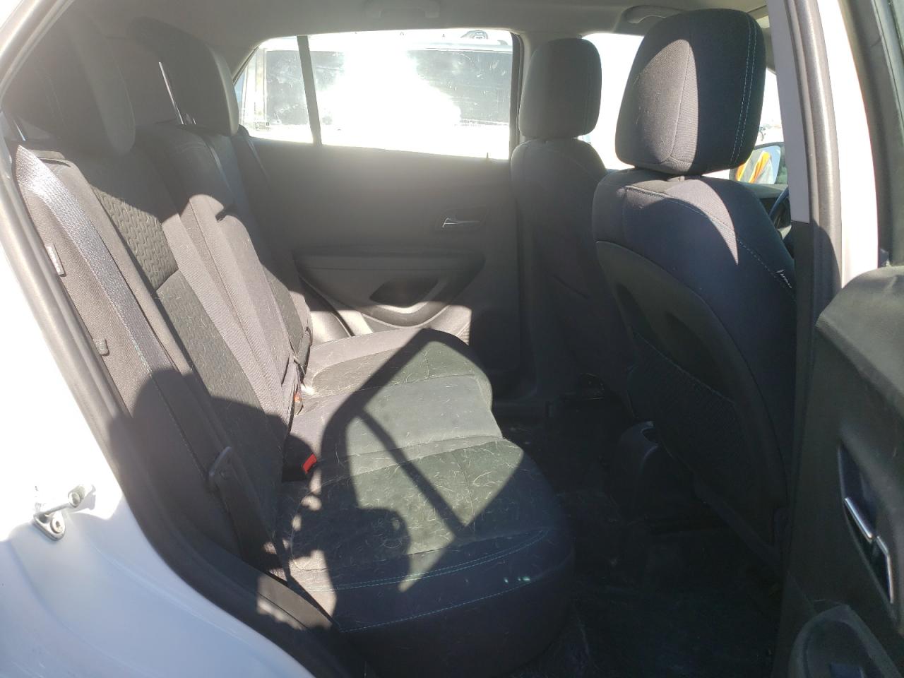 Photo 6 from auction – 2020 CHEVROLET TRAX LS with VIN 3GNCJKSB8FL242509