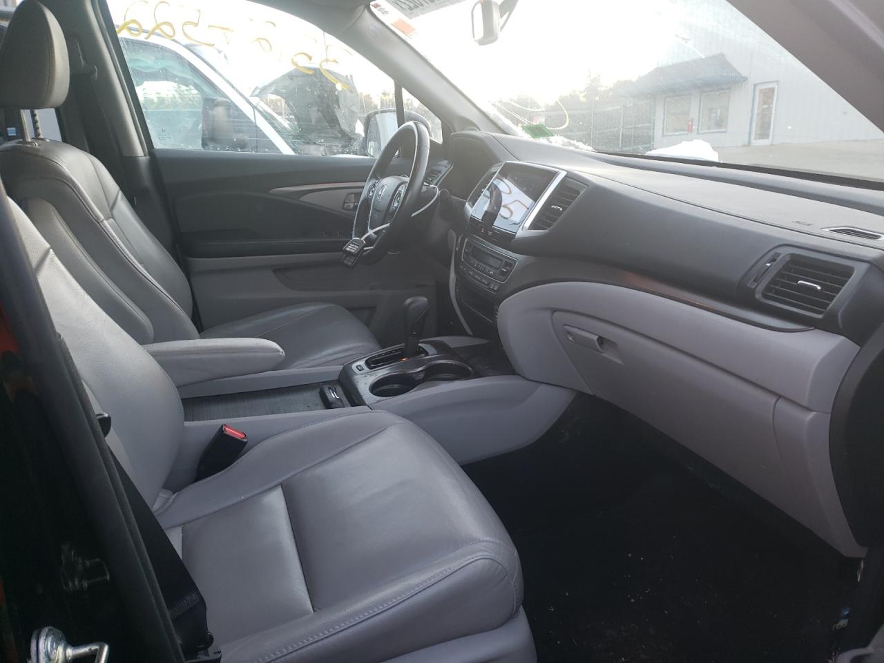 Photo 5 from auction – 2016 HONDA PILOT EXLN with VIN 5FNYF6H78GB054664