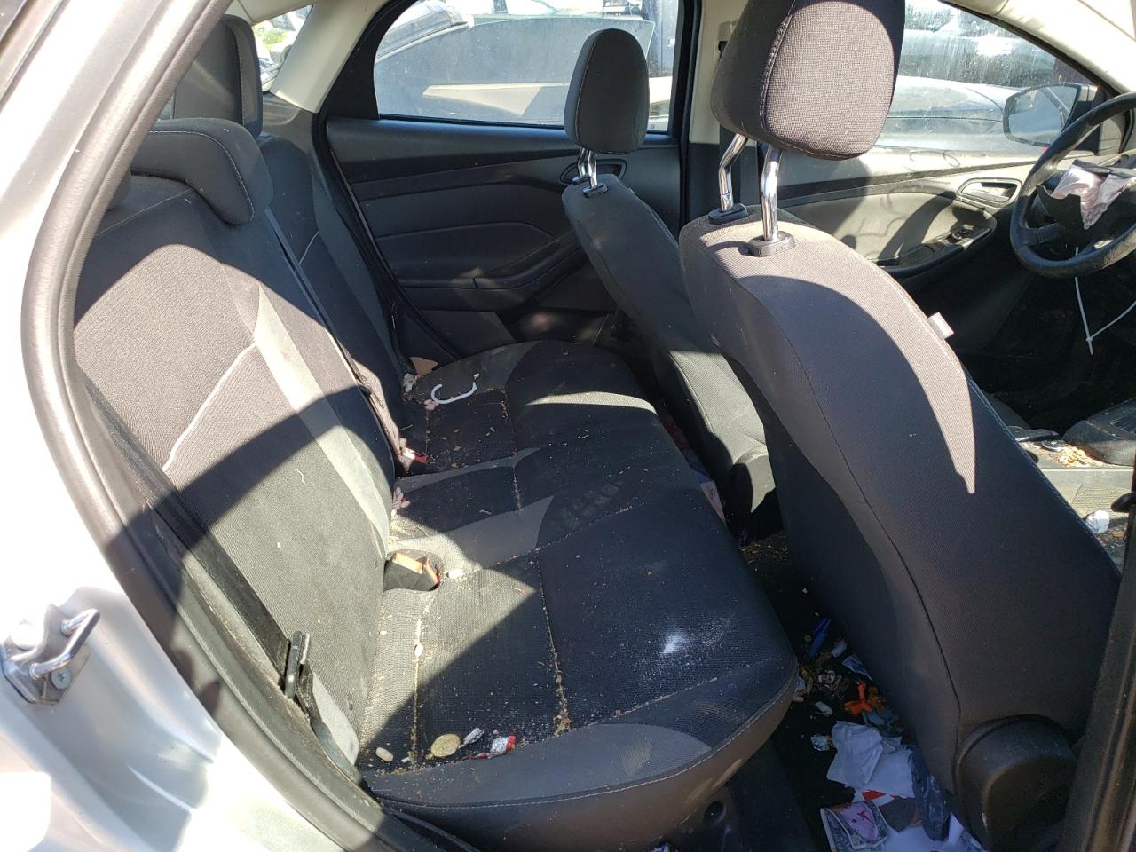 Photo 6 from auction – 2014 FORD FOCUS S with VIN 1FADP3E25EL397600
