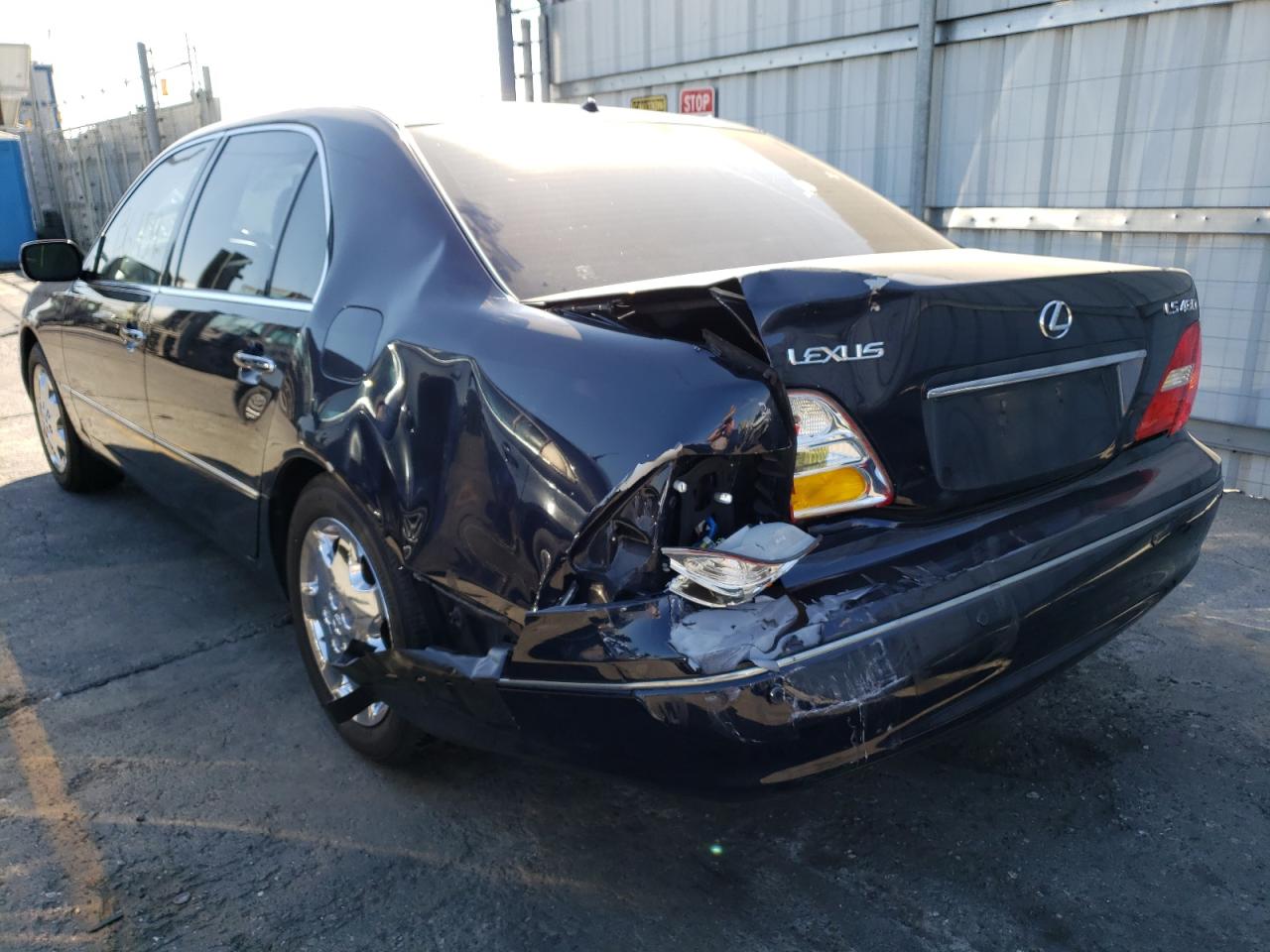Photo 15 from auction – 2001 LEXUS LS 430 with VIN JTHBN30FX10001270