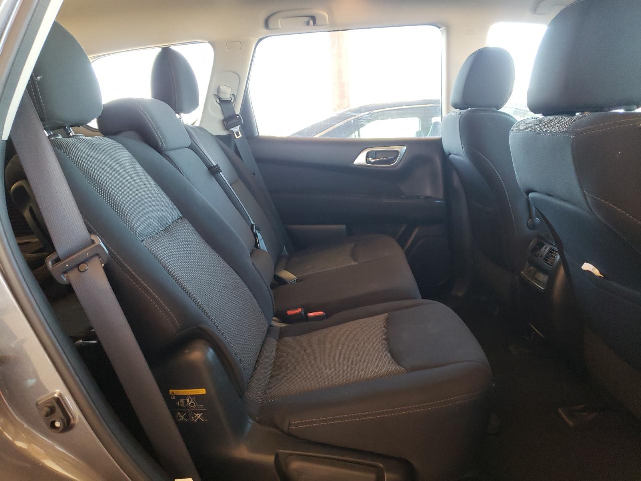 Photo 6 from auction – 2017 NISSAN PATHFINDER with VIN 5N1DR2MN8HC666716