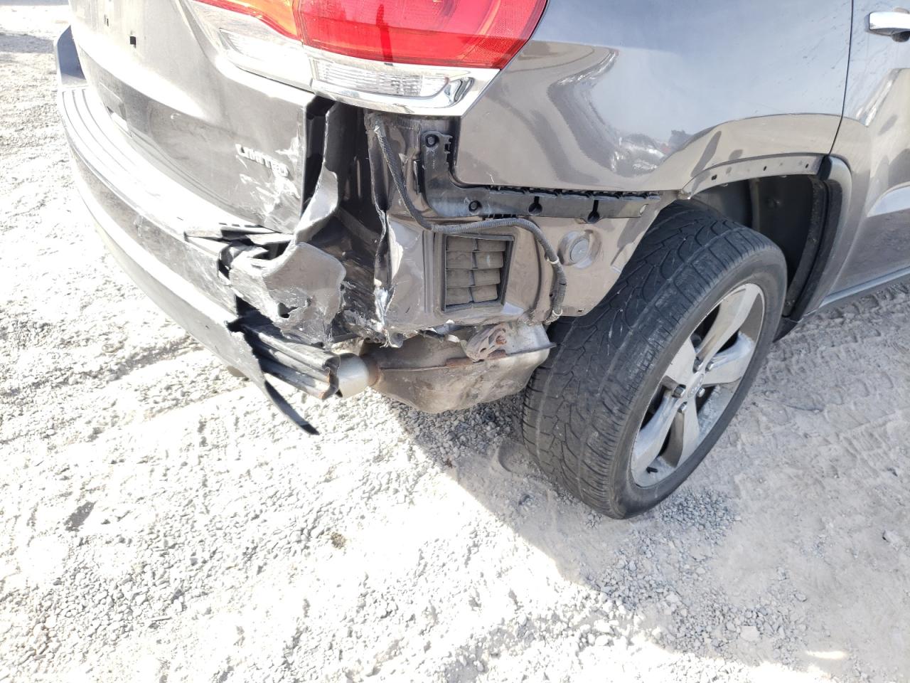 Photo 9 from auction – 2015 JEEP GRAND CHER with VIN 1C4RJFBG7FC733994