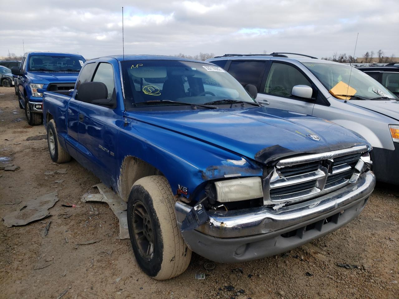DODGE DAKOTA 2000 with VIN 1B7GL22X7YS692284 - Photo from auction