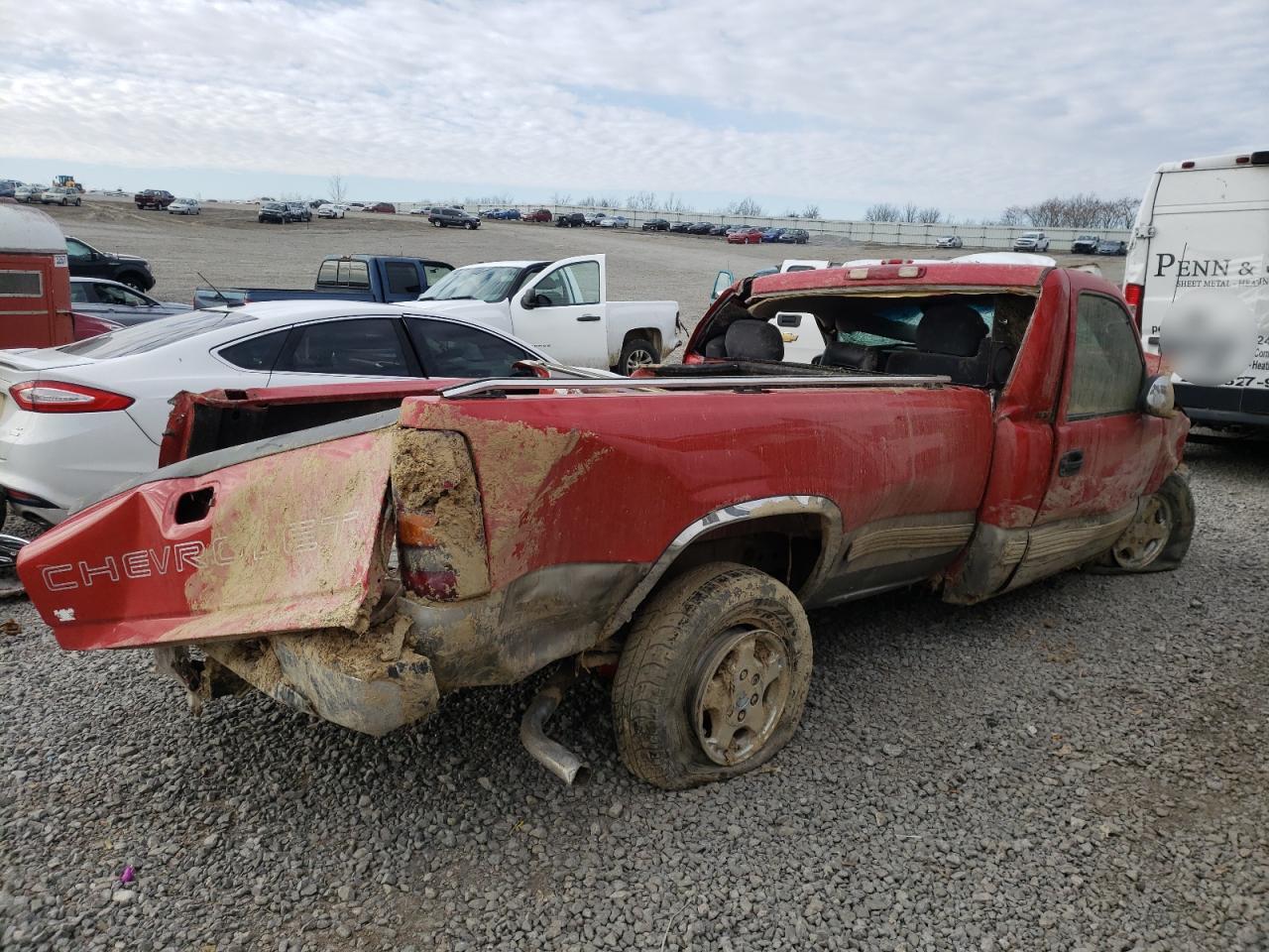 Photo 4 from auction – 2001 CHEVROLET SILVERADO with VIN 1GCEC14T61Z269611