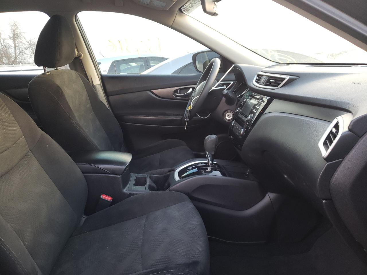 Photo 5 from auction – 2015 NISSAN ROGUE S with VIN 5N1AT2MT9FC865175