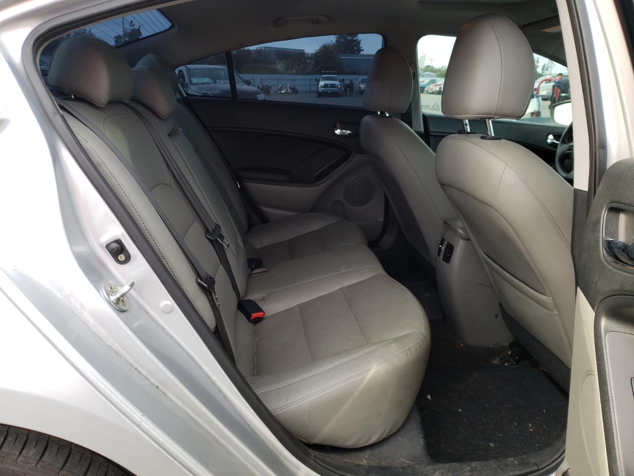 Photo 6 from auction – 2016 KIA FORTE EX with VIN KNAFZ4A80G5530619