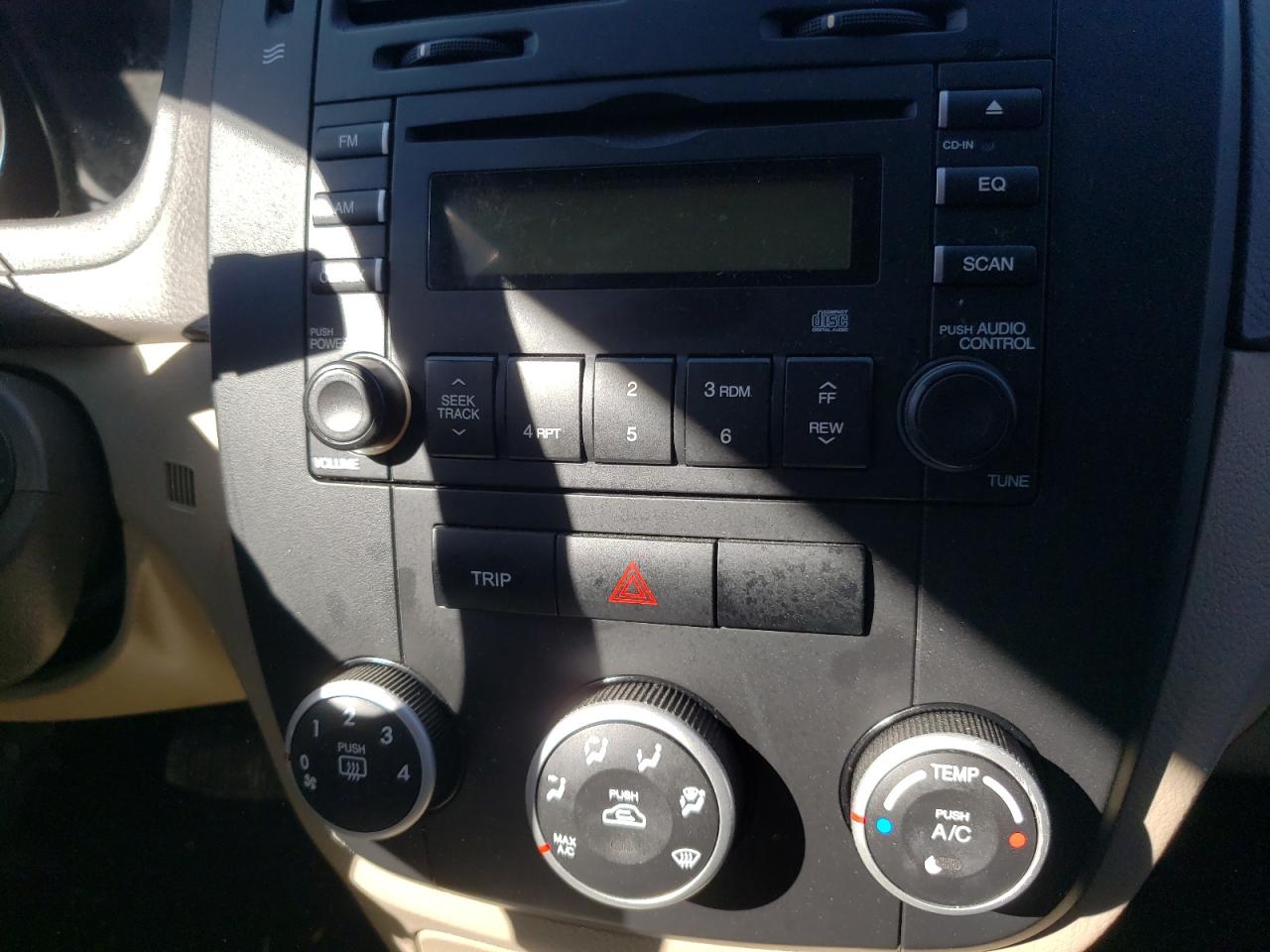 Photo 9 from auction – 2009 KIA SPECTRA EX with VIN KNAFE221495667163