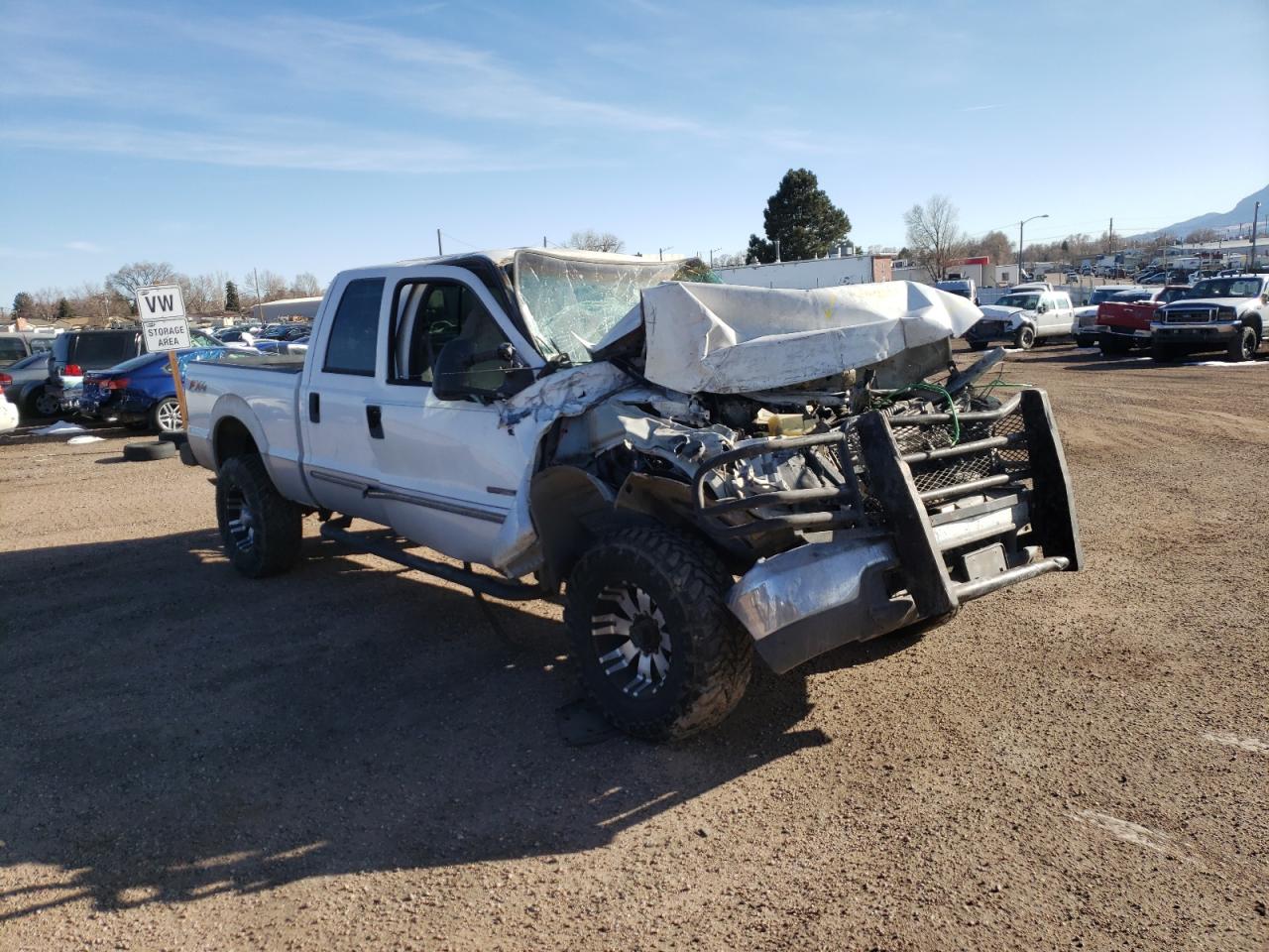 FORD F250 SUPER 2000 with VIN 1FTNW21F3YEA84039 - Photo from auction