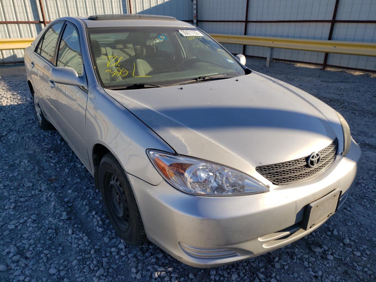 TOYOTA CAMRY LE 2002 with VIN 4T1BE32K32U631522 - Photo from auction