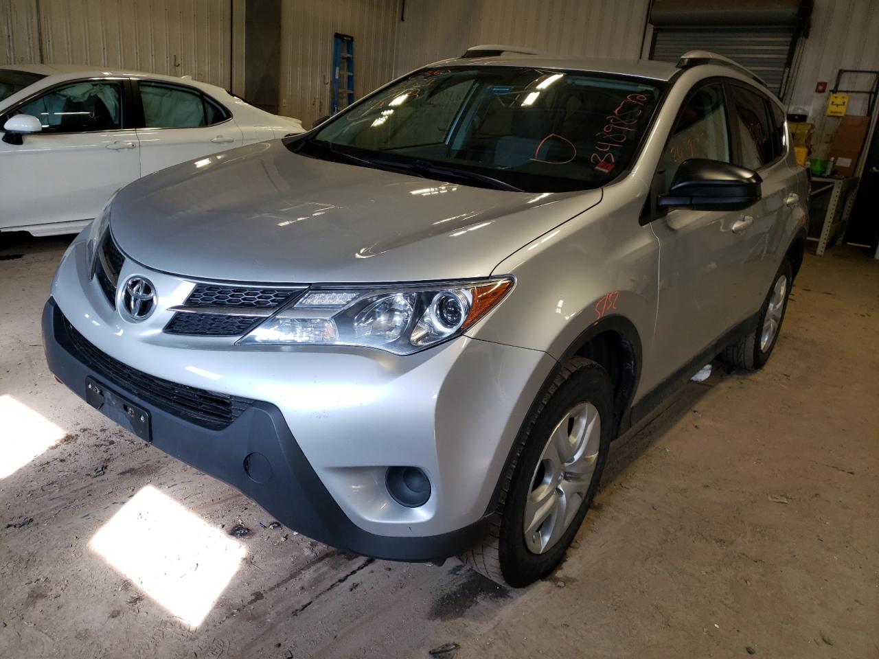 Photo 2 from auction – 2013 TOYOTA RAV4 LE with VIN 2T3BFREV8DW105547