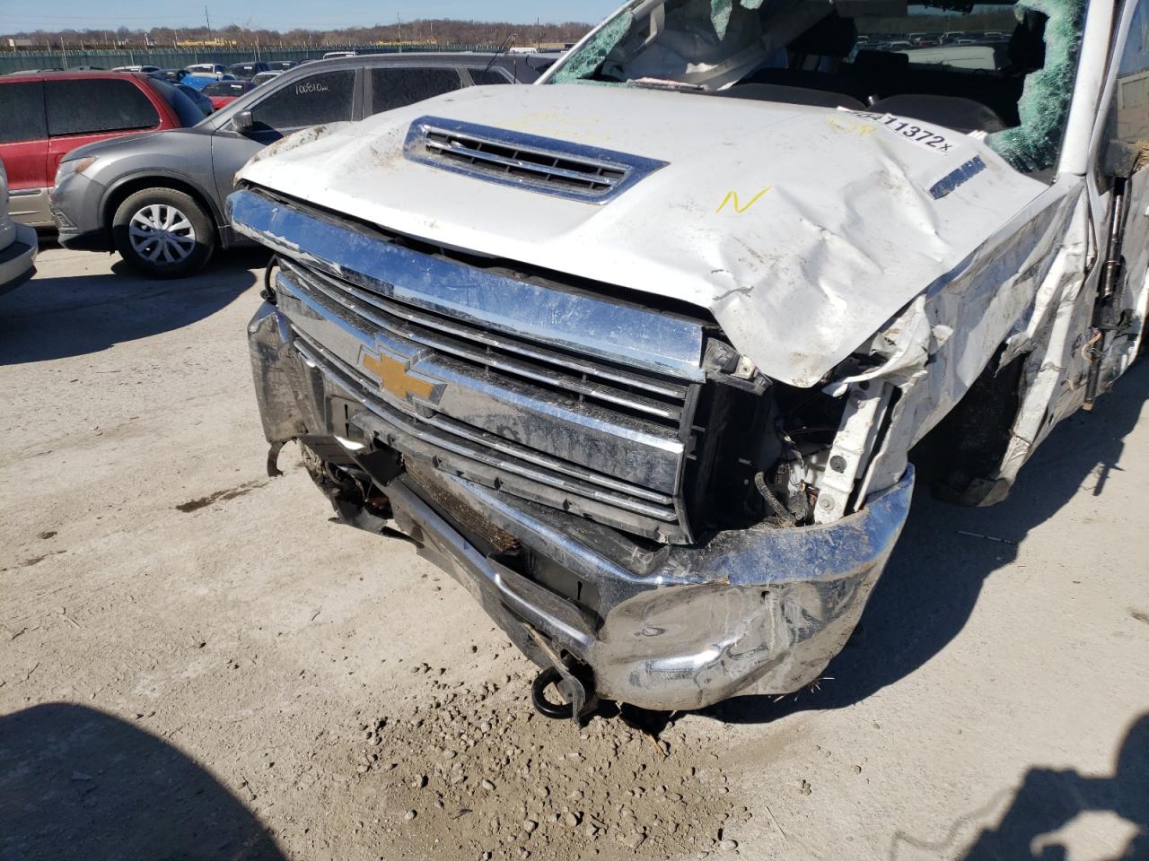 Photo 7 from auction – 2018 CHEVROLET SILVERADO with VIN 1GC1KVEY1JF172028
