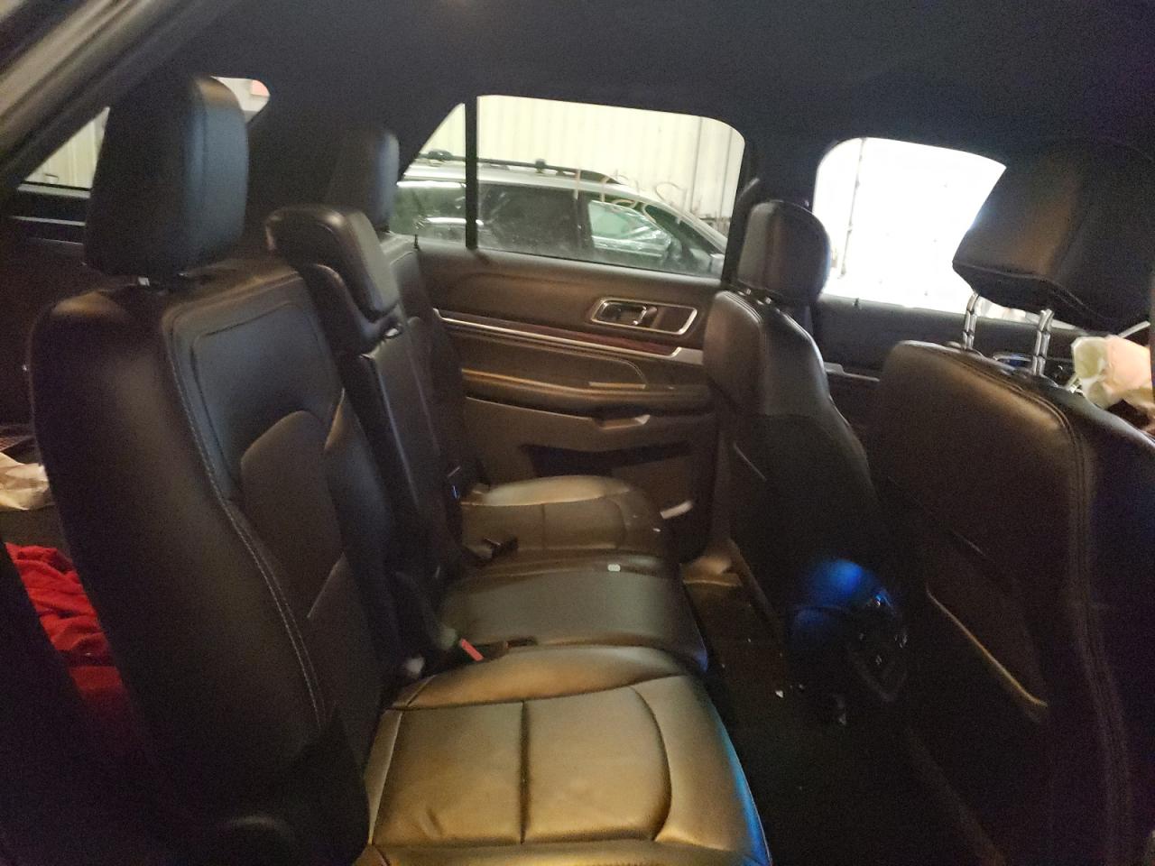 Photo 6 from auction – 2016 FORD EXPLORER L with VIN 1FM5K8F81GGA57302