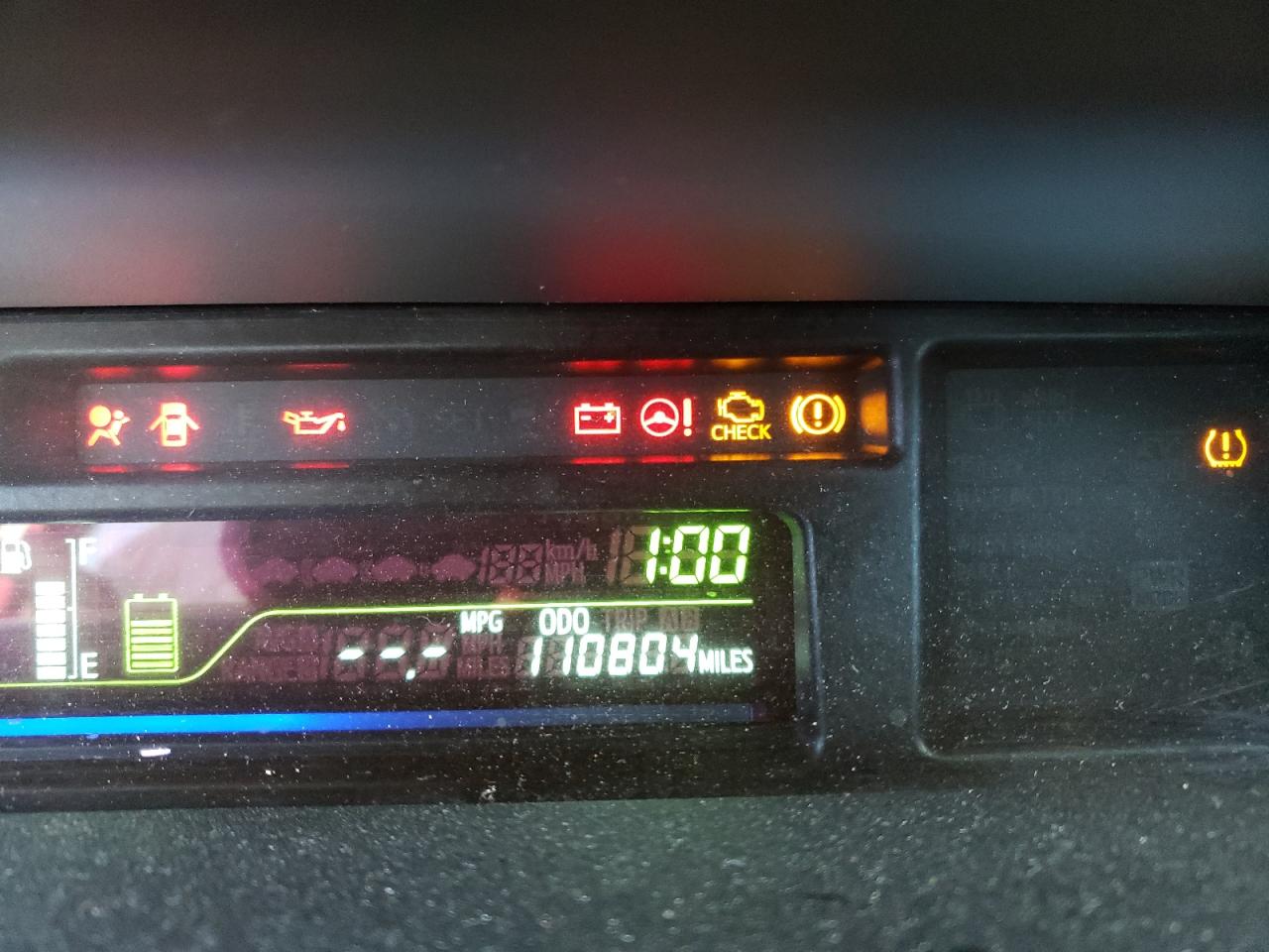 Photo 8 from auction – 2014 TOYOTA PRIUS V with VIN JTDZN3EU8E3307315