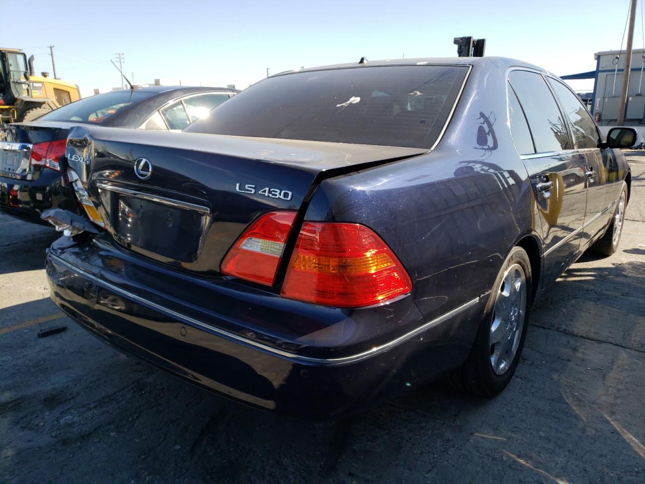 Photo 16 from auction – 2001 LEXUS LS 430 with VIN JTHBN30FX10001270