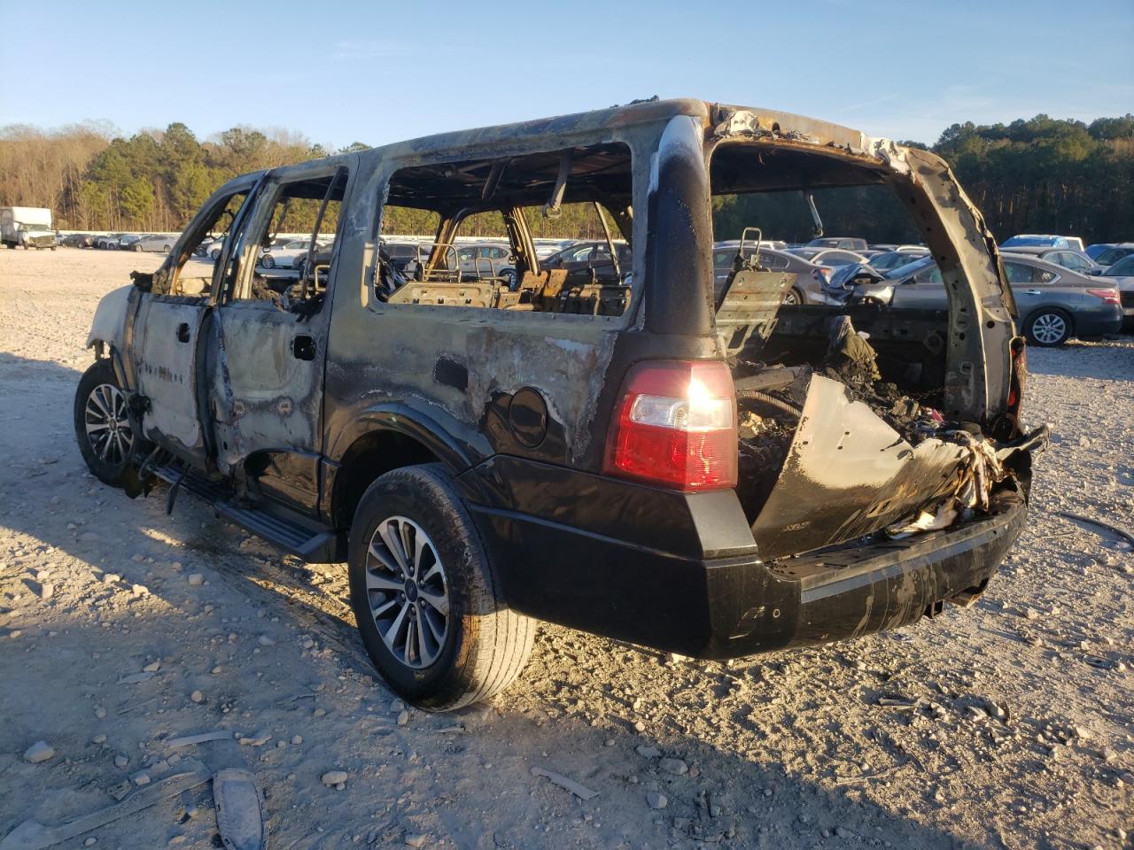 Zdjęcie 3 z aukcji – 2016 FORD EXPEDITION z VIN 1FMJK1HT2GEF52725