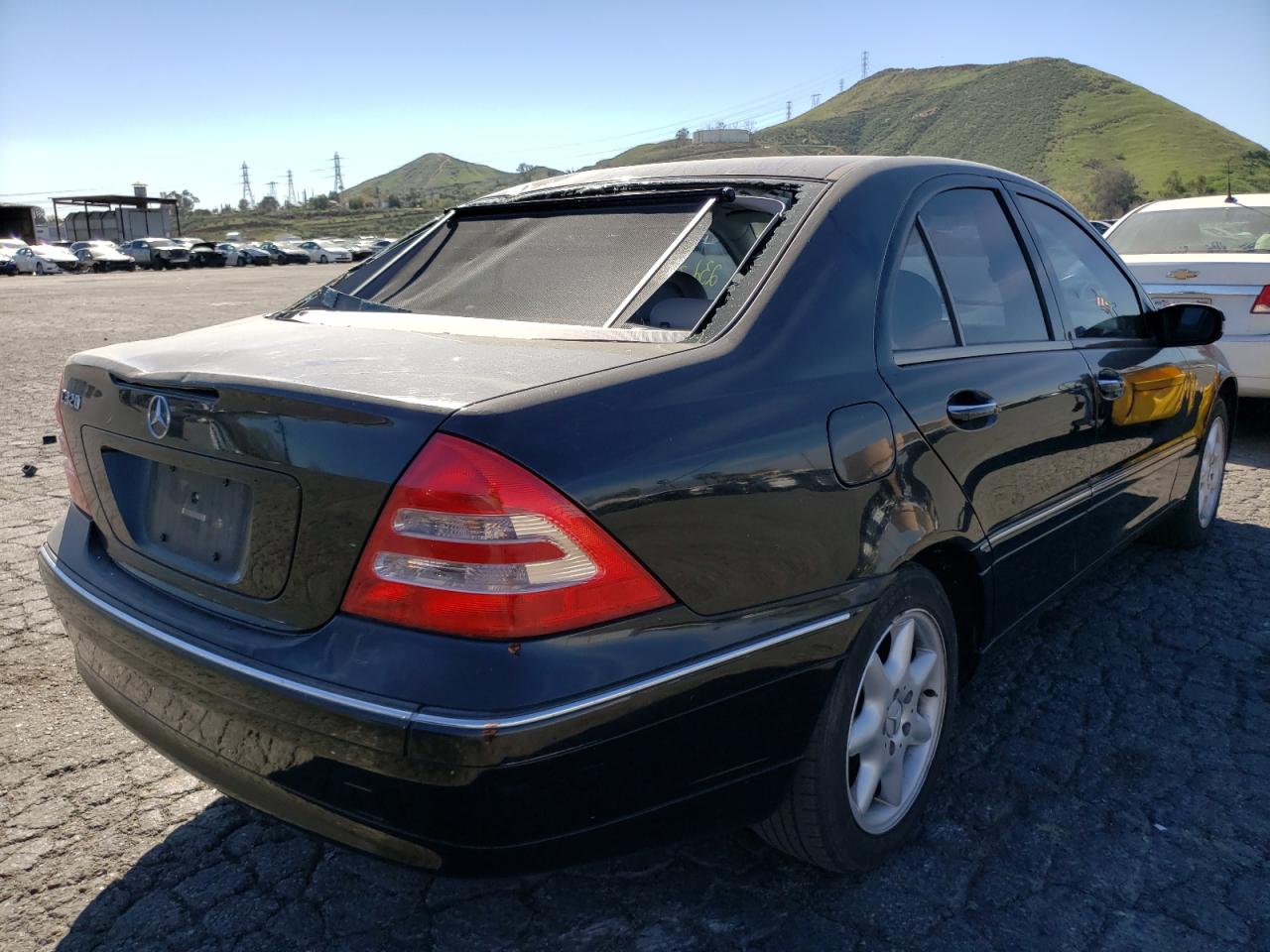 Photo 4 from auction – 2004 MERCEDES-BENZ C 320 with VIN WDBRF64J84F454039