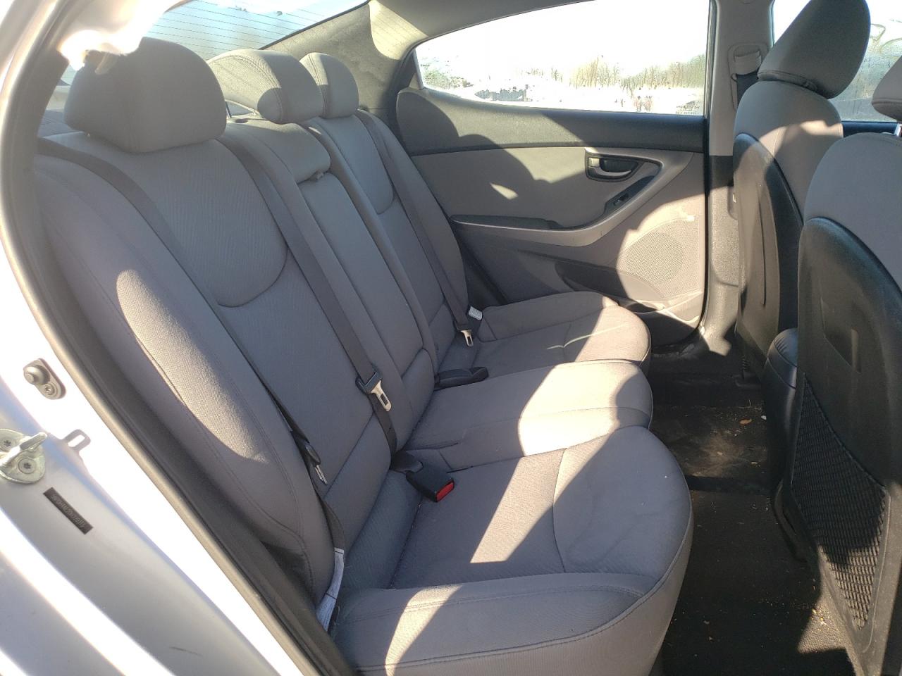 Photo 6 from auction – 2013 HYUNDAI ELANTRA GL with VIN 5NPDH4AE2DH320313
