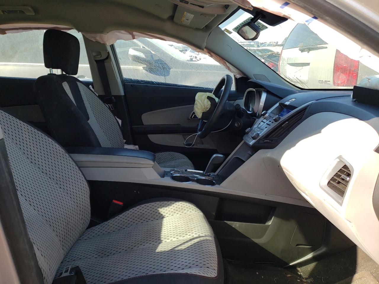 Photo 5 from auction – 2015 CHEVROLET EQUINOX LS with VIN 2GNALAEK3F1134601